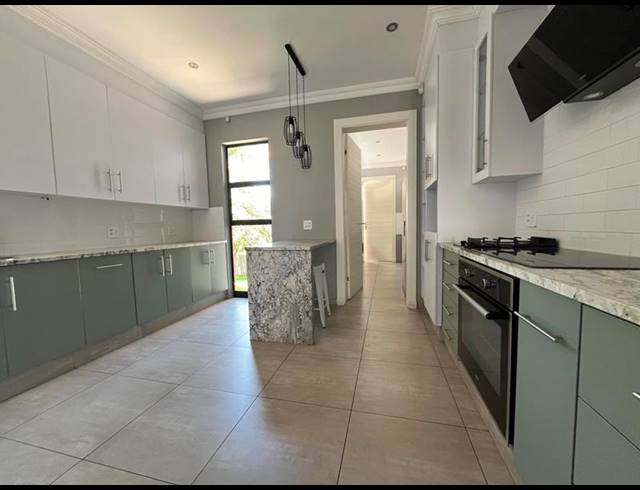 5 BEDROOM PROPERTY TO RENT IN WATERKLOOF RIDGE